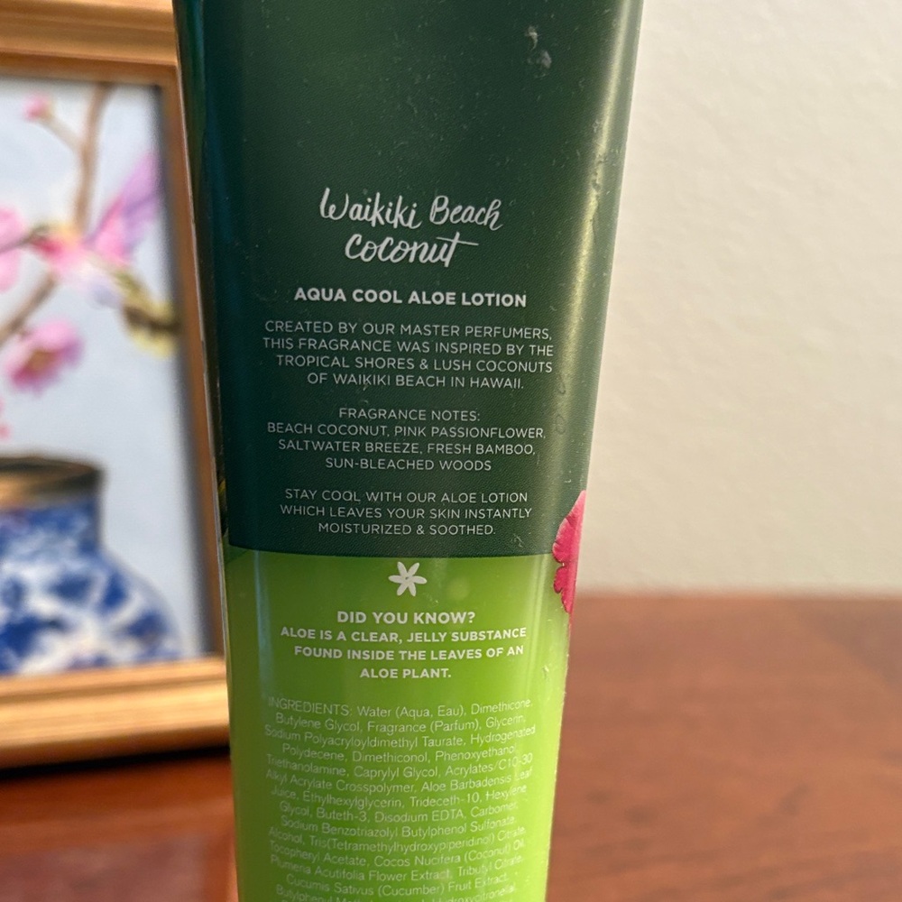 Bath & Body Works Waikiki Beach Coconut Lotion - Dark Green & Light Green - Picture 3 of 3